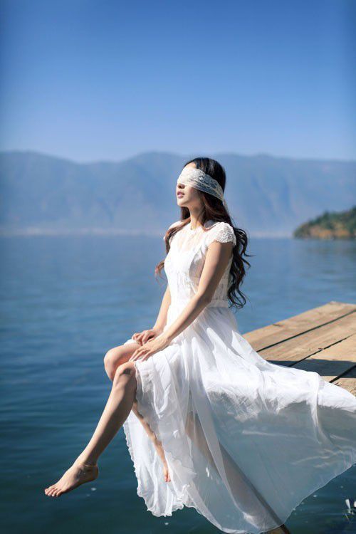 气质可爱的女生qq皮肤