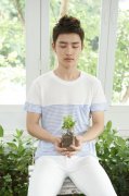 居家小男人版的exo皮肤
