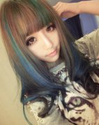 原宿个性的女生qq皮肤