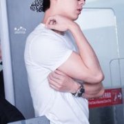 李易峰最新的清新头像