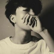 简单的个性帅气男生头像