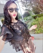 性感漂亮的长发女生皮肤