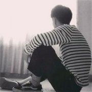 青春意境的男生头像