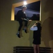 qq个性的简单情侣头像一对