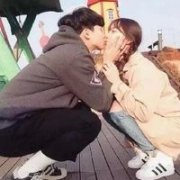 qq甜美的简单情侣头像