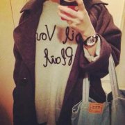 qq简单的清新女生最新皮肤