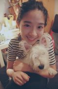 女生清纯漂亮的皮肤