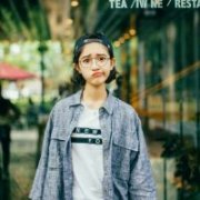 最新的简单清新女生头像