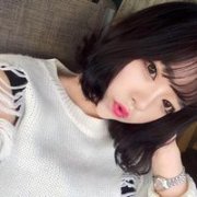 女生短发可爱的头像