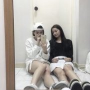 白色欧美个性女生头像