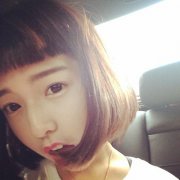 短发女生清新个性皮肤