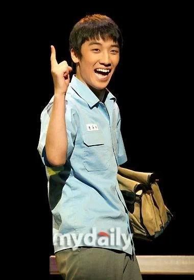 男明星简单的气质图片