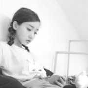 黑白个性的qq女生头像