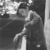 黑白个性的qq女生头像
