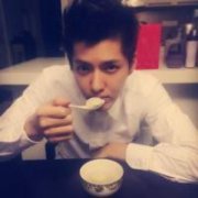 吴亦凡最新的清新qq头像