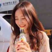 最新的简单女生甜美头像