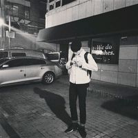 帅气黑白的男生头像