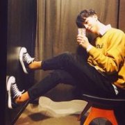 qq最新的简单帅气男生头像