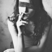 帅气个性欧美女生头像
