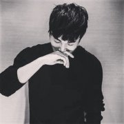 黑白最新各项李荣浩图片