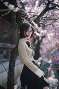 个性的女生清纯qq皮肤