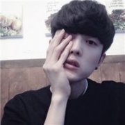 男生简单头像:触摸不到的你