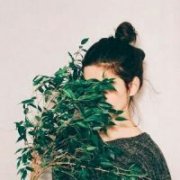 捧花女生唯美头像