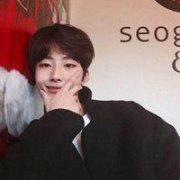 爱笑的男生