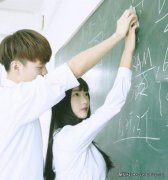 毕业季情侣幸福图片