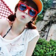戴太阳镜的女生QQ头像-你在每天都是罗曼蒂克