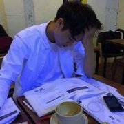 谁走我都抱不住 只能笑着挥挥手