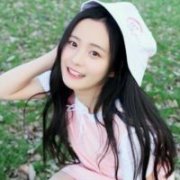 可爱甜美女生头像：笑着走下去