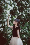 唯美皮肤带字:我们都在错误中,发现不是彼此