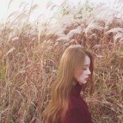 女生时尚潮流头像:“?别忘了你本质是个喜欢笑的人”