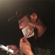 落寞帅哥头像_一个孤独的美男子