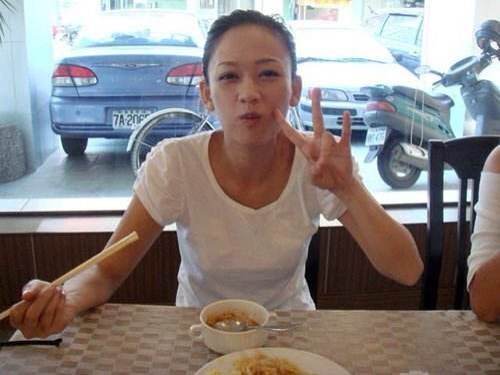 【陈乔恩小时候照片】陈乔恩卸妆后的照片