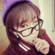 甜美女生嘟嘴卖萌qq头像