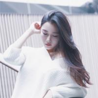 心情长发飘飘女生头像 不过潜水倒是很爽哇