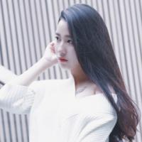 心情长发飘飘女生头像 不过潜水倒是很爽哇