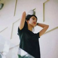 心情长发飘飘女生头像 不过潜水倒是很爽哇