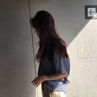 心情长发飘飘女生头像 不过潜水倒是很爽哇