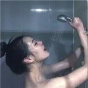 女生头像承诺会彻彻底底砸烂一个人脆弱的灵魂