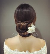 【唯美花仙子新娘发型】鲜花唯美新娘发型图片大全后视图