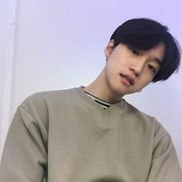 男生头像人生就是一场戏，跟狗生气没意义
