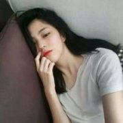 女生头像我像个孤独患者自我拉扯