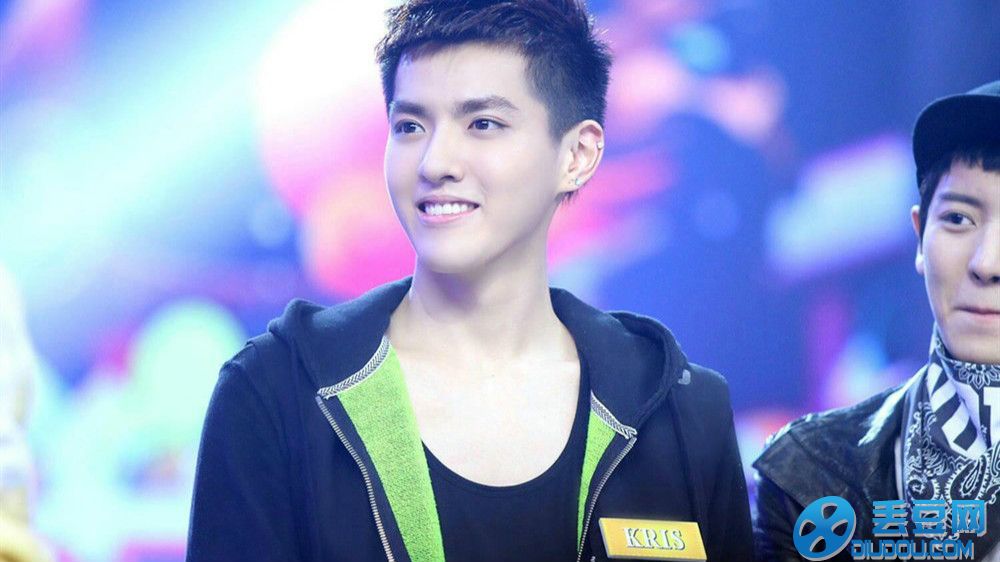 吴亦凡剃光头原因?吴亦凡个人资料及家庭背景