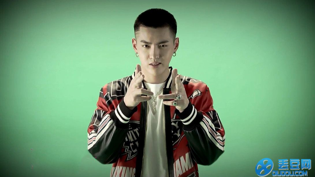 吴亦凡剃光头原因?吴亦凡个人资料及家庭背景