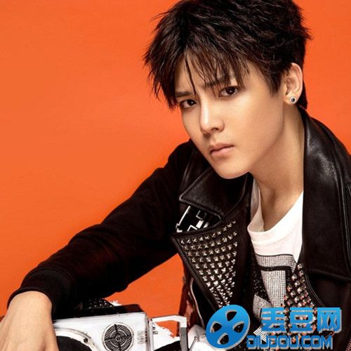 侯明昊与鹿晗撞脸 侯明昊身世之谜揭秘