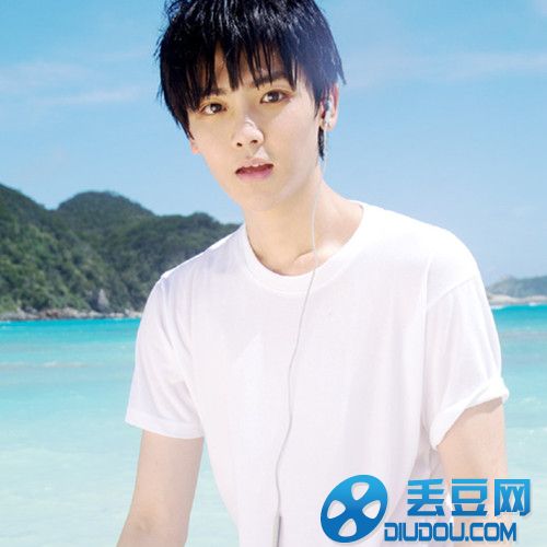 侯明昊与鹿晗撞脸 侯明昊身世之谜揭秘