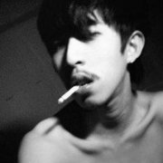 成熟稳重的小胡子男生头像